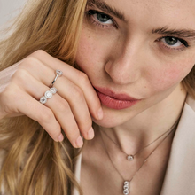 Load image into Gallery viewer, SEIDIVINA NECKLACE 241402/012 GOLD WITH WHITE CZ PENDANT