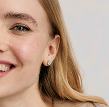 Load image into Gallery viewer, SEIDIVINA EARRINGS 241404/010 SILVER WHITE CZ CIRCLE STUD