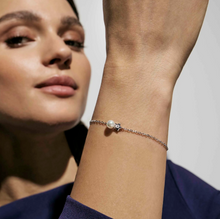 Load image into Gallery viewer, PEARLS LOOP BRACELET 242901/007 PEARL STAR IN SILVER