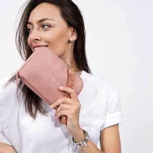ZIP CLUTCH WITH HANDLE