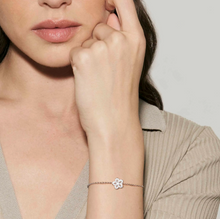 Load image into Gallery viewer, SWEETMADAME SILVER BRACELET 242005/010 SMALL FLOWER WHITE CZ
