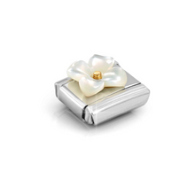 Load image into Gallery viewer, COMPOSABLE CLASSIC LINK 030521/02 WHITE MOTHER OF PEARL FLOWER IN 18K GOLD
