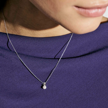 Load image into Gallery viewer, PEARLS LOOP NECKLACE 242902/003 PEARL FOUR-LEAF CLOVER PENDANT IN GOLD
