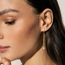 Load image into Gallery viewer, SIREN DREAM EARRINGS 243320/065 DELICATE PEARL DROPS IN GOLD
