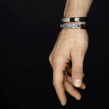 Load image into Gallery viewer, COMPOSABLE CLASSIC LINK 030166/39 #1 DAD IN 18K GOLD AND ENAMEL
