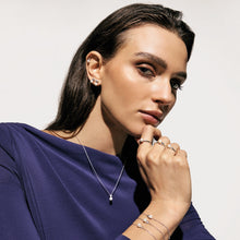 Load image into Gallery viewer, PEARLS LOOP NECKLACE 242902/003 PEARL FOUR-LEAF CLOVER PENDANT IN GOLD
