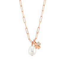 Load image into Gallery viewer, WHITE DREAM WHITE BAROQUE PEARL &amp; ROSE GOLD CHAIN NECKLACE 148703/006 WITH CZ FOUR LEAF CLOVER
