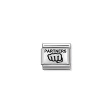 Load image into Gallery viewer, COMPOSABLE CLASSIC LINK 330109/20 PARTNERS FIST (PARTNERS IN CRIME) IN 925 SILVER
